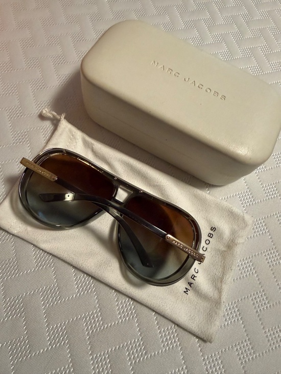 Marc Jacob’s Gradient Aviator Sunglasses